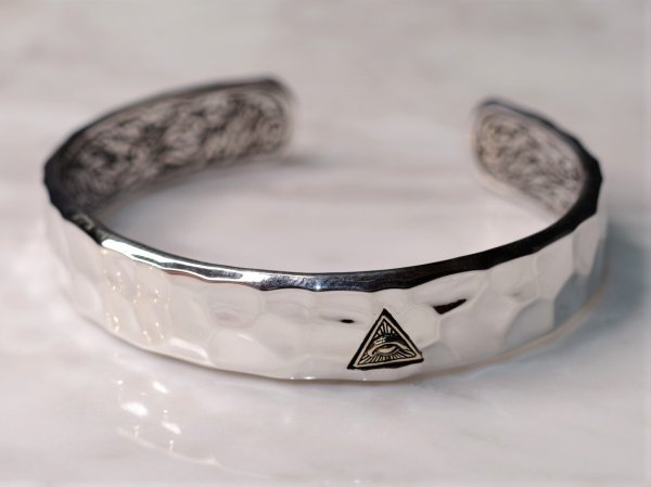 画像1: ソカロ　HAMMERED TEXTURE BANGLE（EYE OF PROVIDENCE） 鎚目バングル アイ・オブ・プロビデンス　ZBAS-0023　ZOCALO　バングル