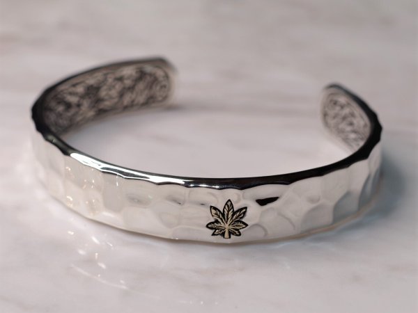 画像1: ソカロ　HAMMERED TEXTURE BANGLE（LEAF）　鎚目バングル リーフ　ZBAS-0022　ZOCALO　バングル