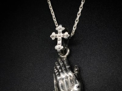 画像1: シリーエッセンス silly essence プレイングハンズ・リボンペンダント praying hands/ribbon pendant/silver Silver925 ペンダントトップ メンズ レディース