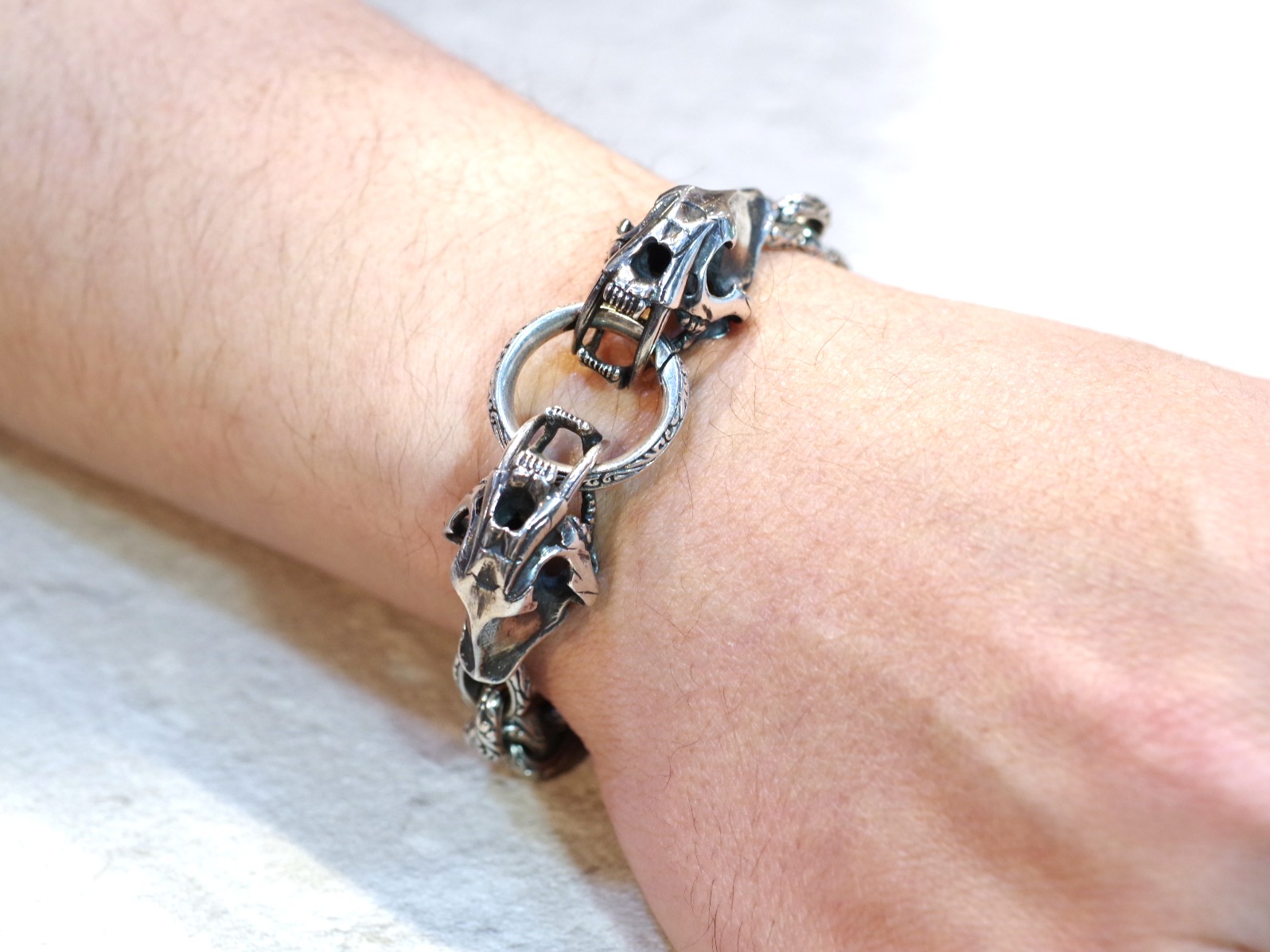 中古のソカロのサーベルタイガー・フェイジング・ブレスレット、他ペンダントトップが入荷しました！